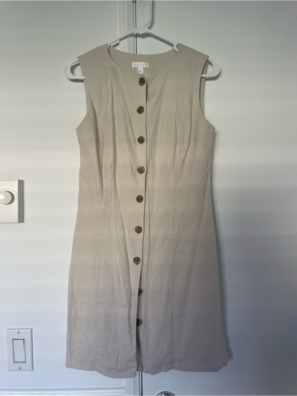 Leith Sleeveless Button-Front Midi Dress in Beige